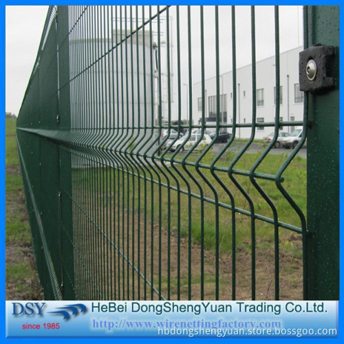 Hot sale Powder Or PVC Coated Galvanized Welded Wire Mesh Fence / Curved welded wire mesh fence